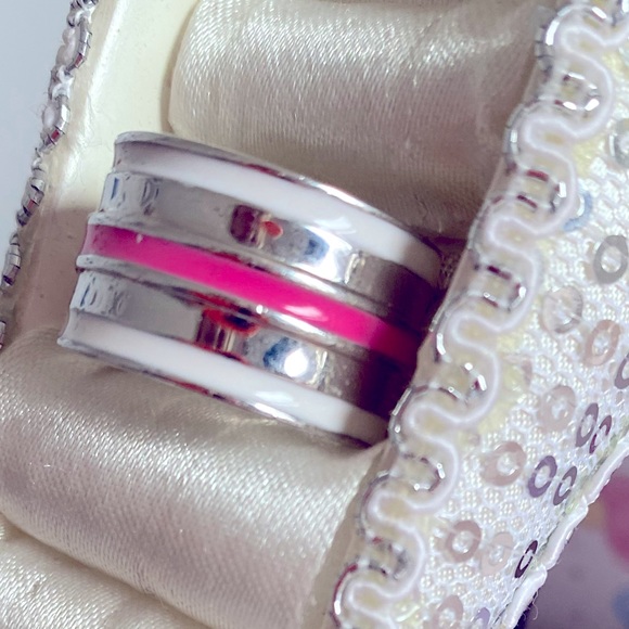 💗🤍LIA SOFIA🤍💗Vintage ring in size 7. - Picture 4 of 7